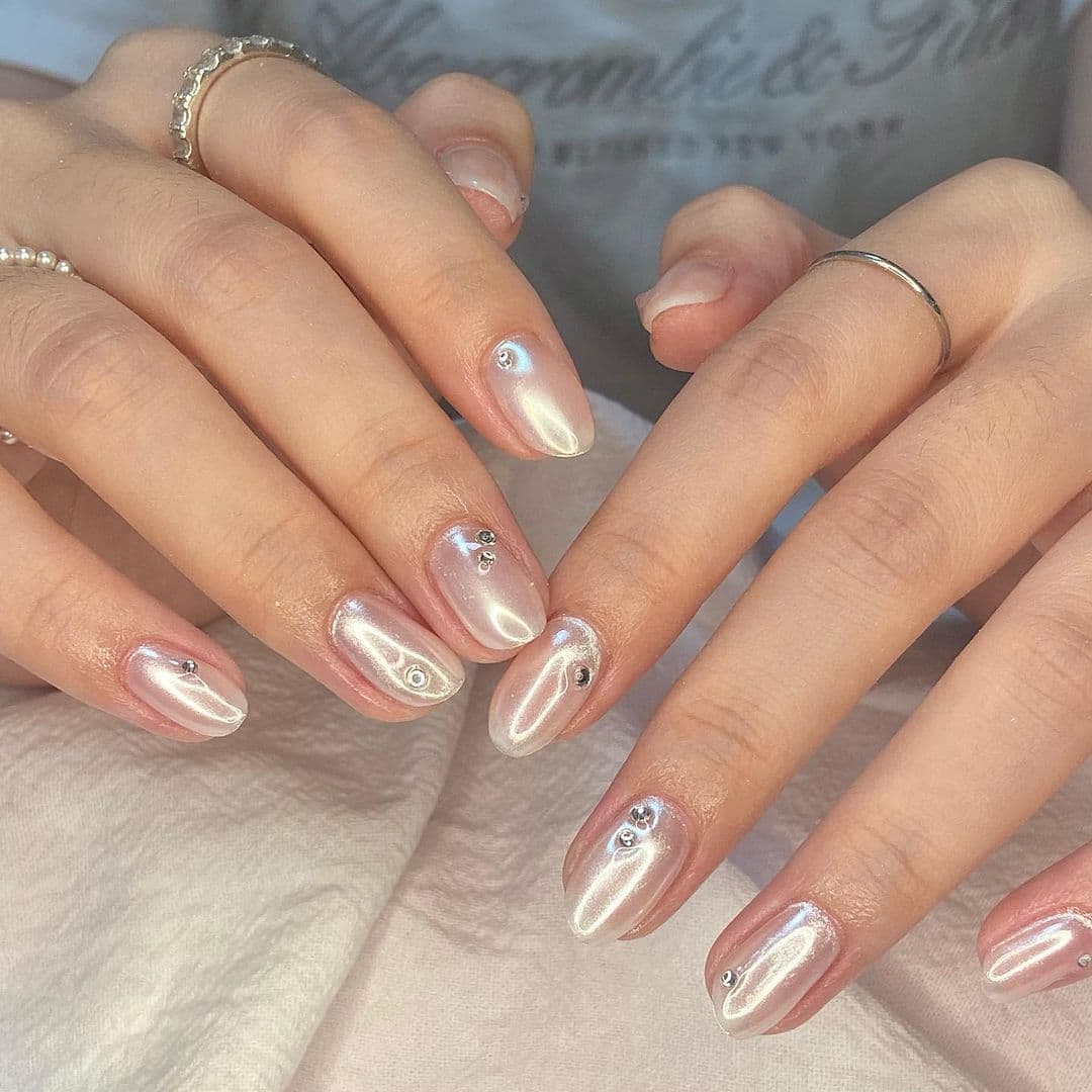 เล็บสีมุก