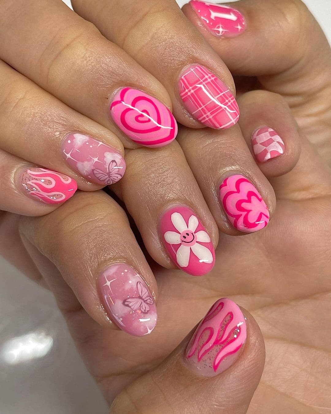 เล็บสีชมพูบาร์บี้, เล็บ สีชมพู บาร์ บี้, ชมพูบาร์บี้, ลายเล็บสีชมพูบานเย็น, สีเล็บชมพูบาร์บี้