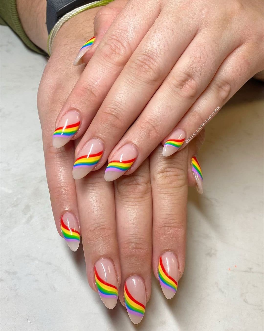 เล็บ สี รุ้ง, ทํา เล็บ สี รุ้ง