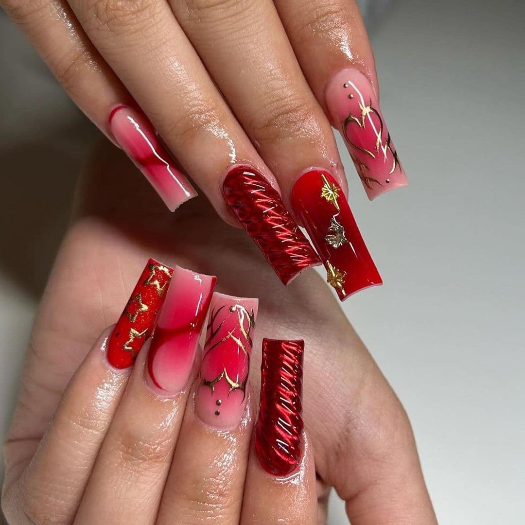 เล็บเจลสีแดง