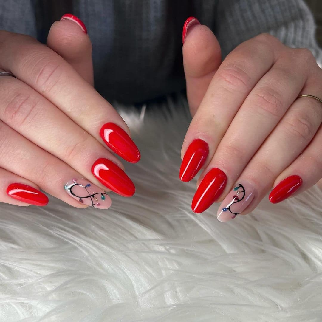 เล็บเจลสีแดง