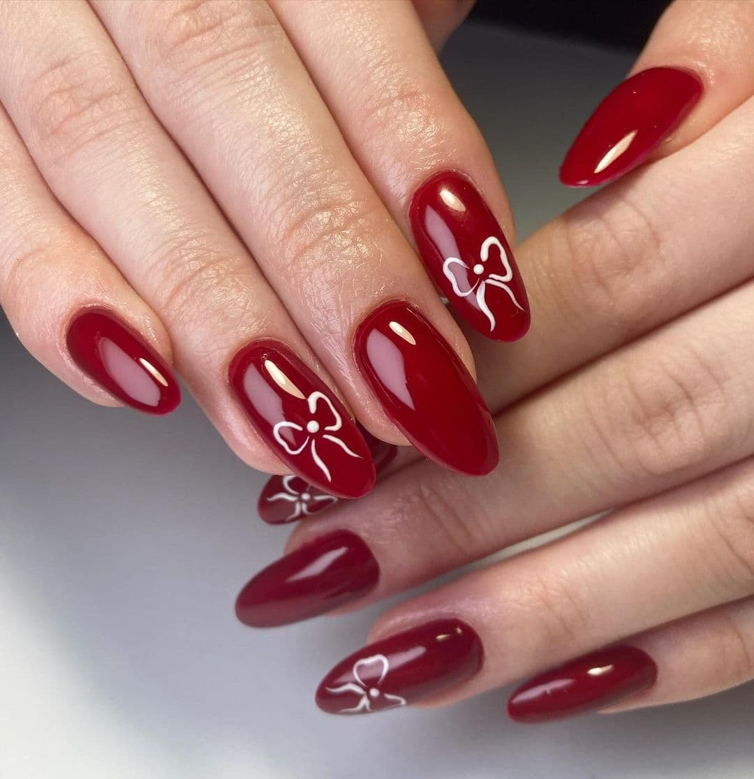 เล็บเจลสีแดง