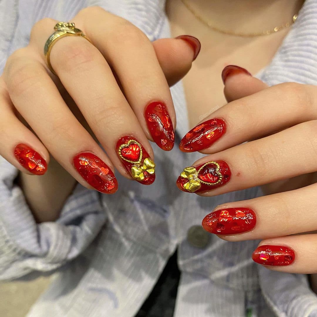 เล็บเจลสีแดง