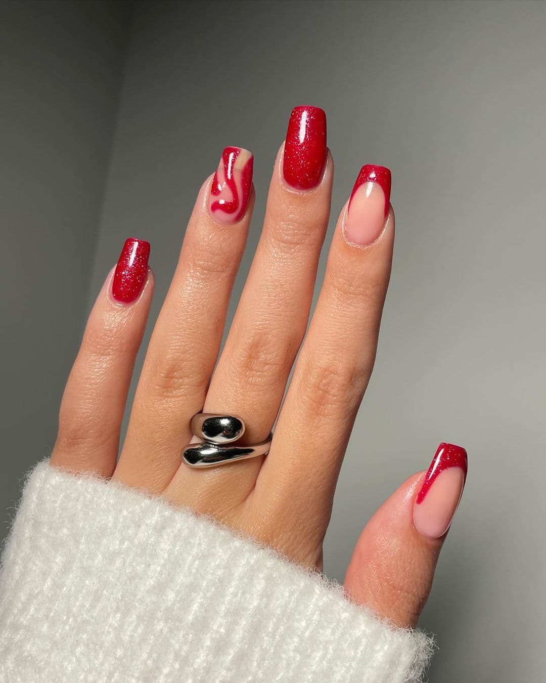 เล็บเจลสีแดง