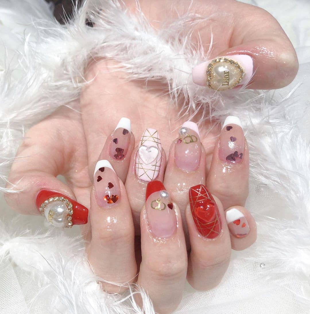 เล็บเจลสีแดง