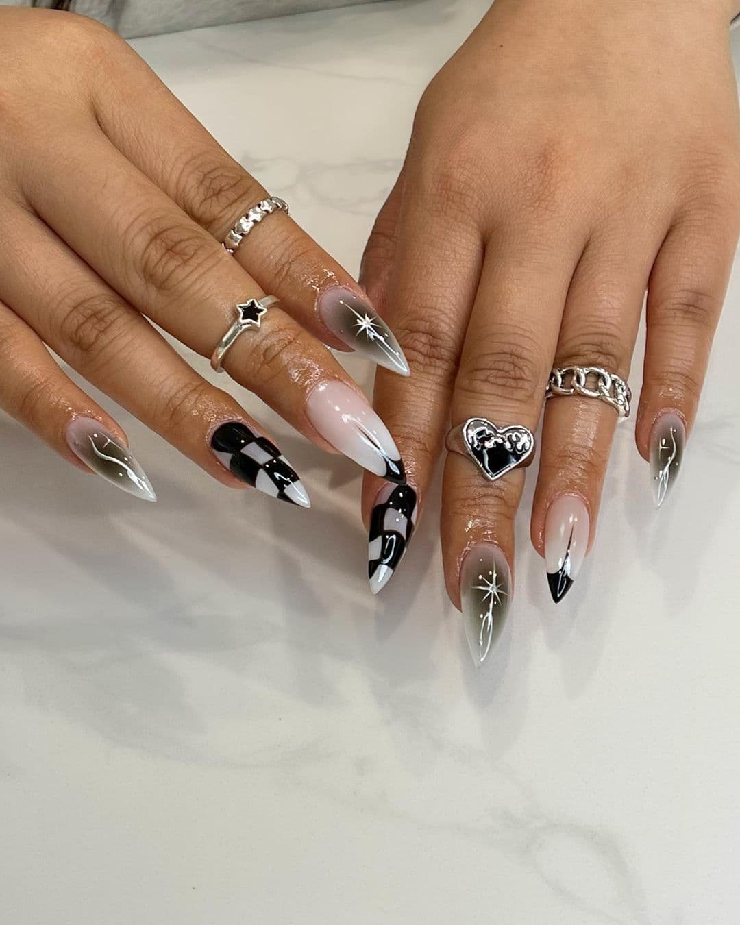 เล็บสีเงิน, สีเล็บสีเงิน, ทาเล็บสีเงิน