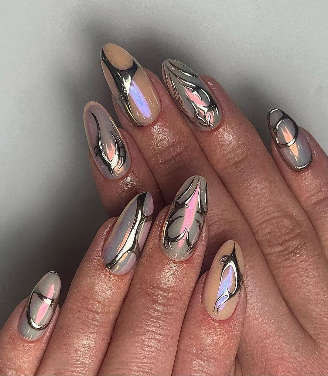 เล็บสีเงิน, สีเล็บสีเงิน, ทาเล็บสีเงิน