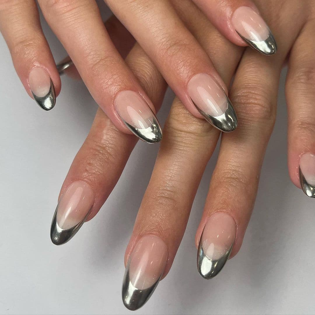 เล็บสีเงิน, สีเล็บสีเงิน, ทาเล็บสีเงิน